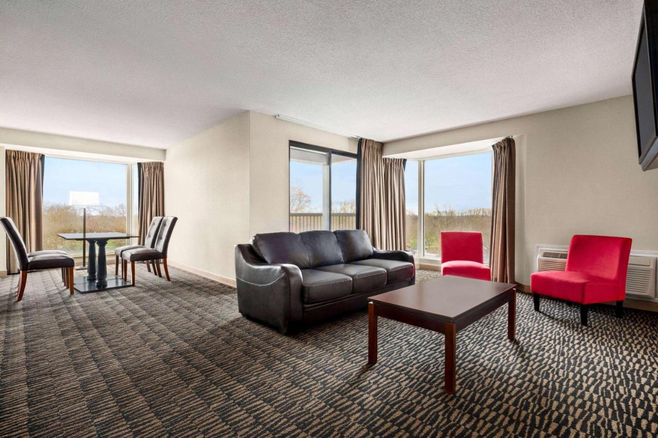 Ramada Plaza By Wyndham Niagara-Fälle Exterior foto